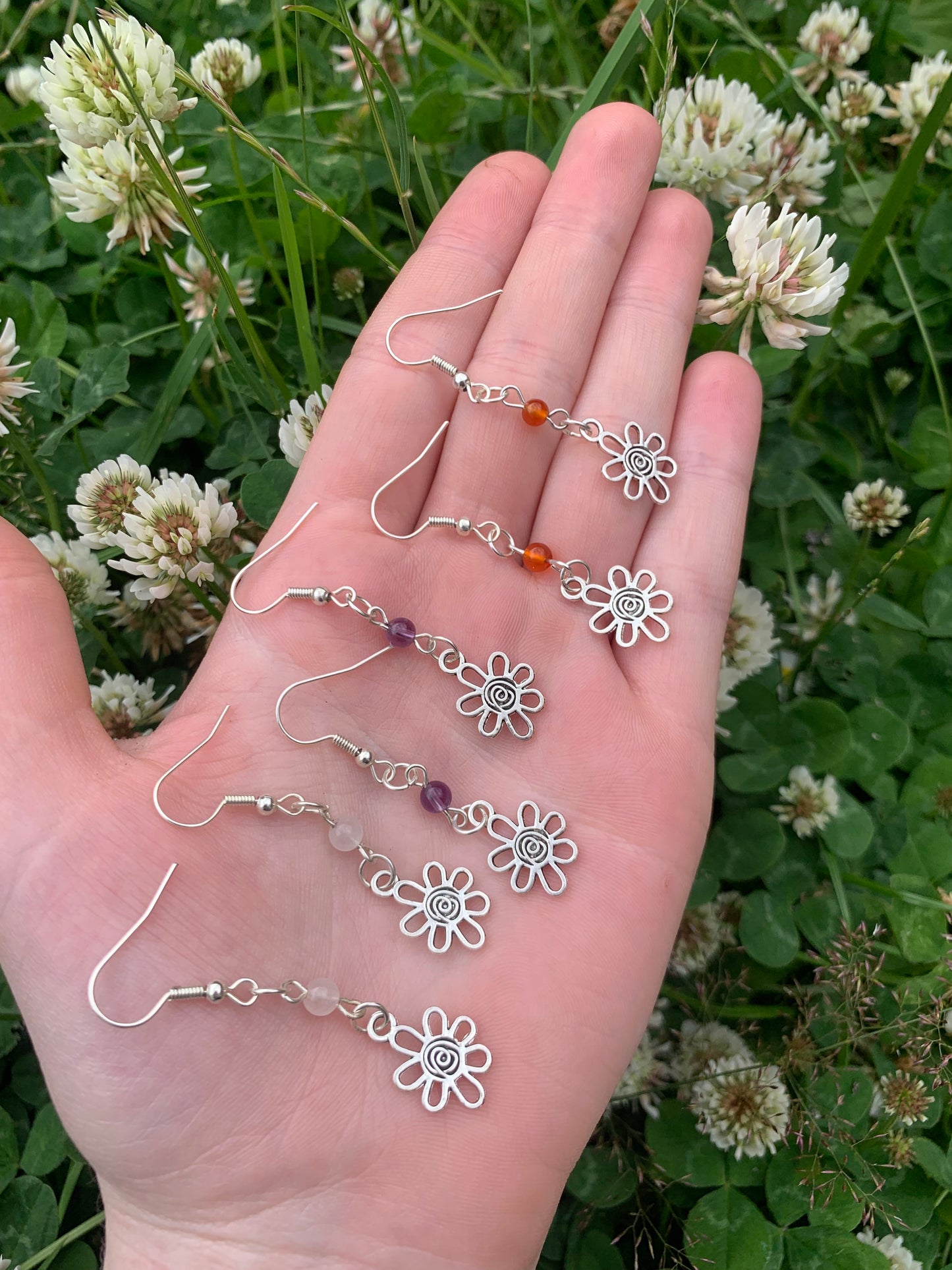 Funky flower crystal earrings 🌸