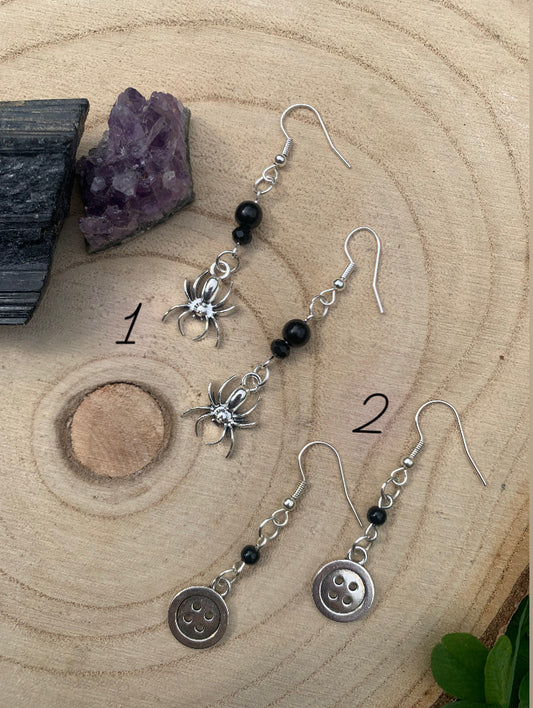 Gothic spider and button beaded earrings ✨🕷️🕸️