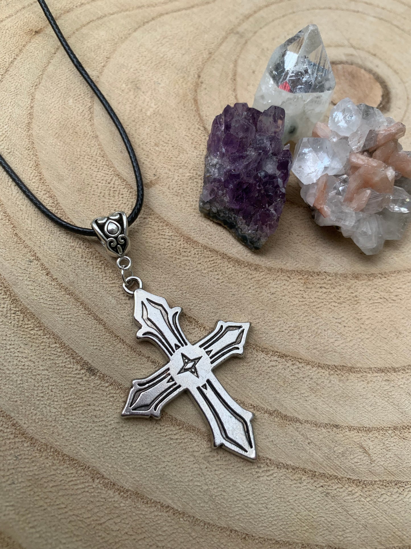 Gothic cross necklace ✨🦇