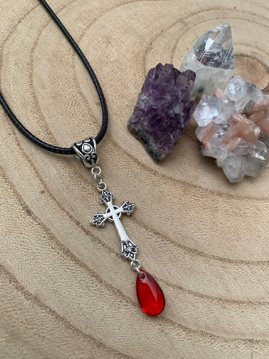 Gothic bloody cross necklace 🦇🩸