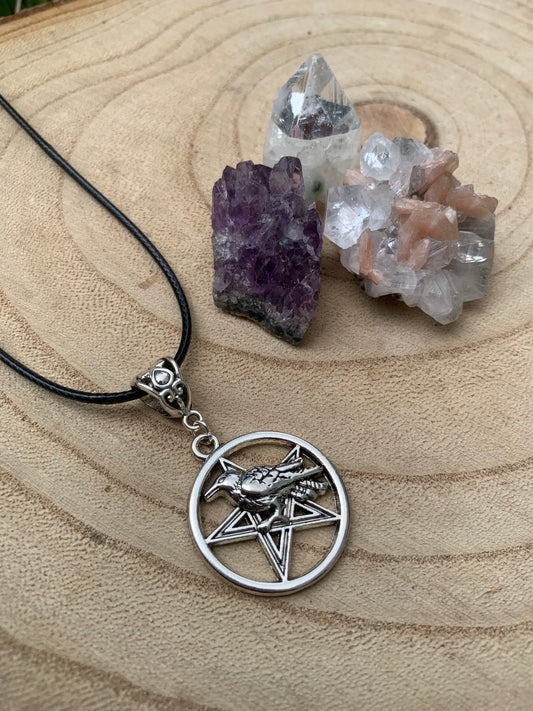 Witchy pentacle necklace ✨