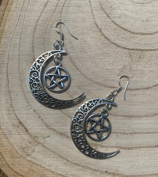 Witchy pentacle moon earrings 🌙